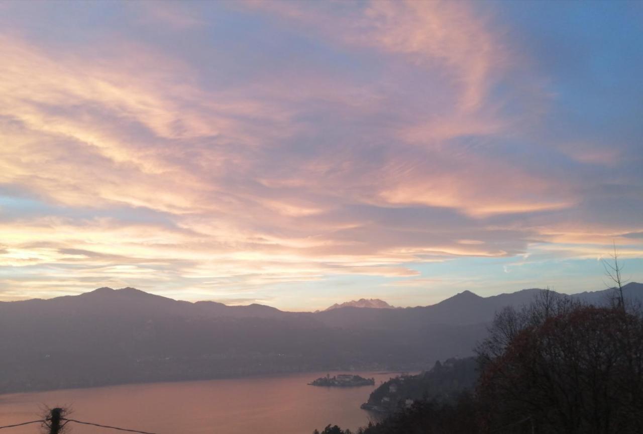 Terrazza Sul Lago Ameno Exteriér fotografie