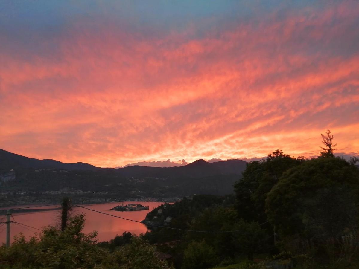 Terrazza Sul Lago Ameno Exteriér fotografie