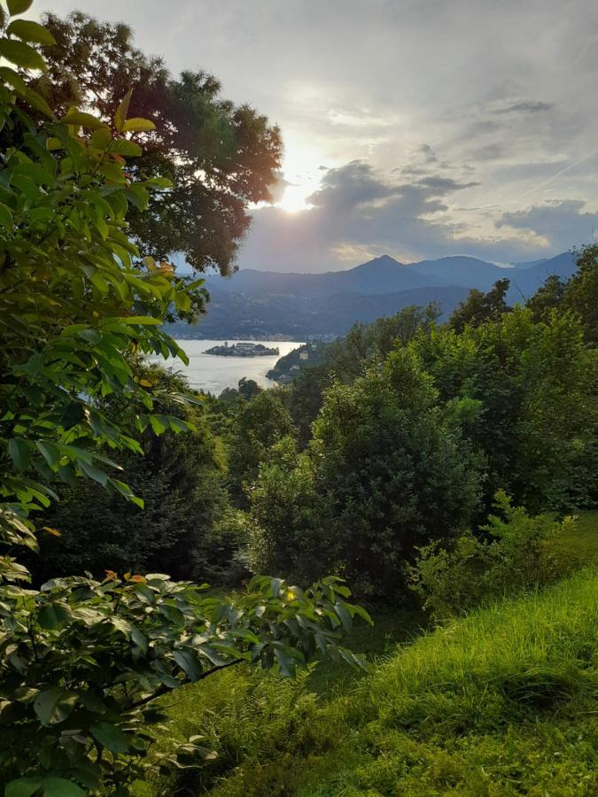 Terrazza Sul Lago Ameno Exteriér fotografie