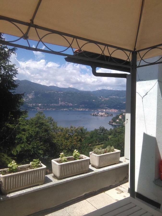 Terrazza Sul Lago Ameno Exteriér fotografie