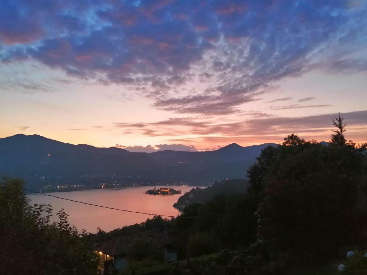 Terrazza Sul Lago Ameno Exteriér fotografie